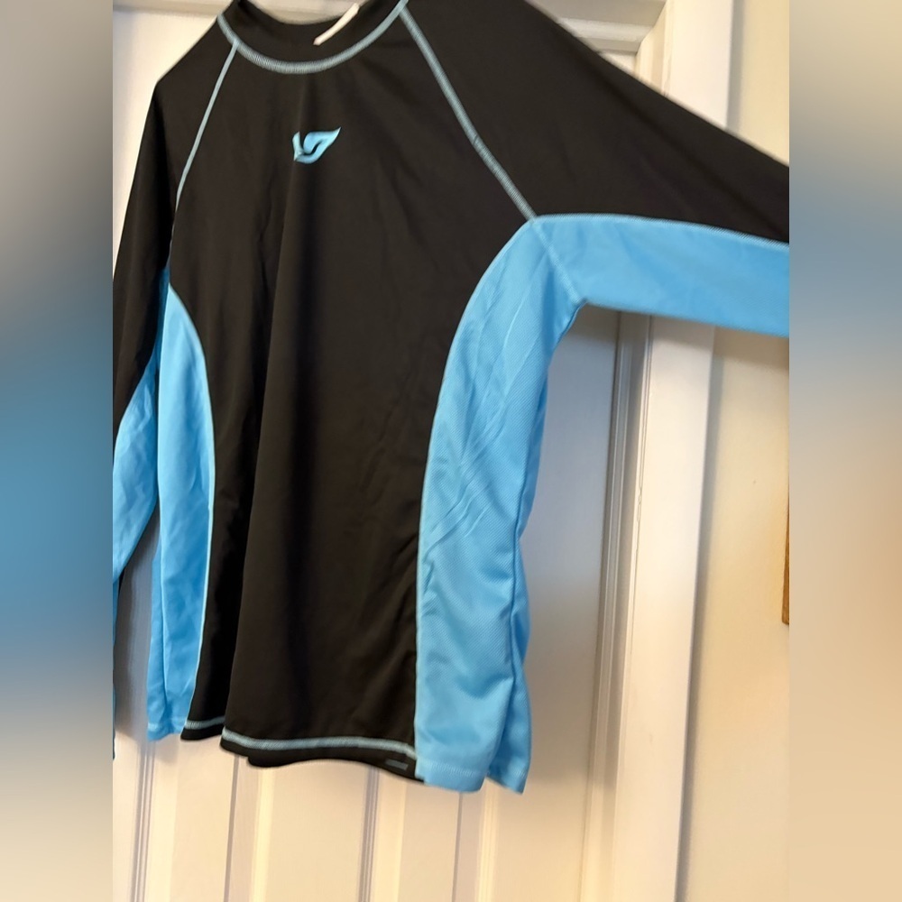 new-Black &  Blue Long Sleeve
UV Protection
Rash guard sun Beach Shirt - Picture 4 of 10